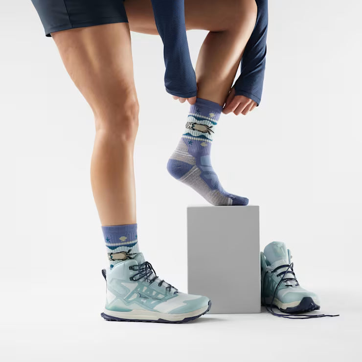Smartwool Women's Hike Otter Float Crew Socks Hiking - Image 2