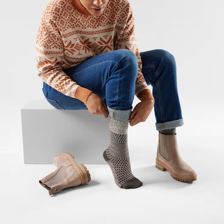 Smartwool Women's Everyday Cozy Popcorn Cable Crew Socks - Image 2