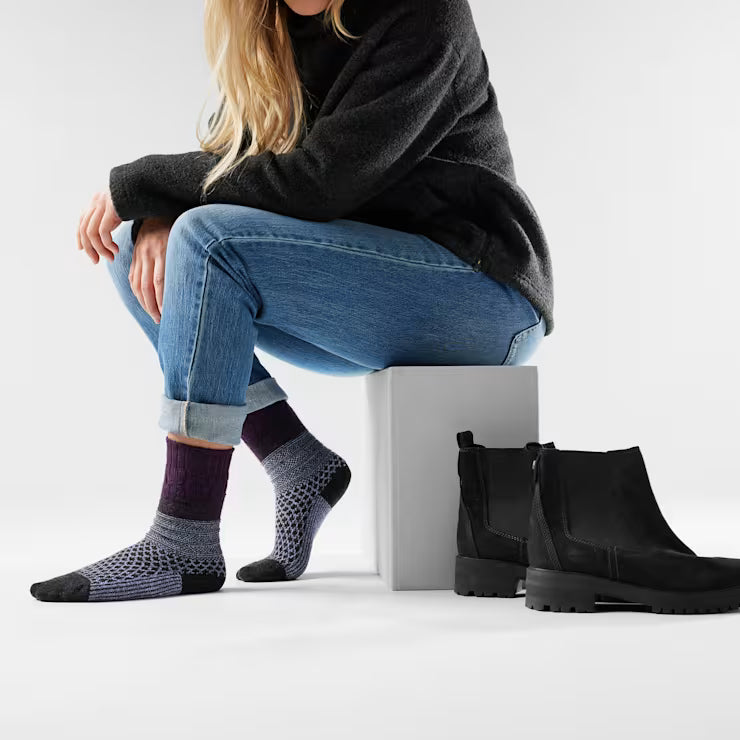 Smartwool Women's Everyday Cozy Popcorn Cable Crew Socks - Image 2
